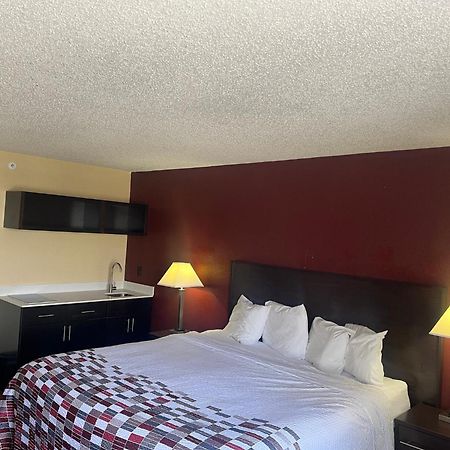 Red Roof Inn & Suites Indianapolis Airport Экстерьер фото