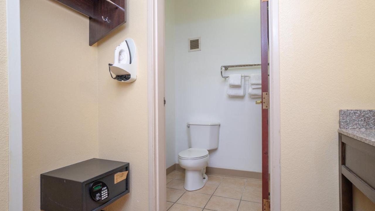 Red Roof Inn & Suites Indianapolis Airport Экстерьер фото