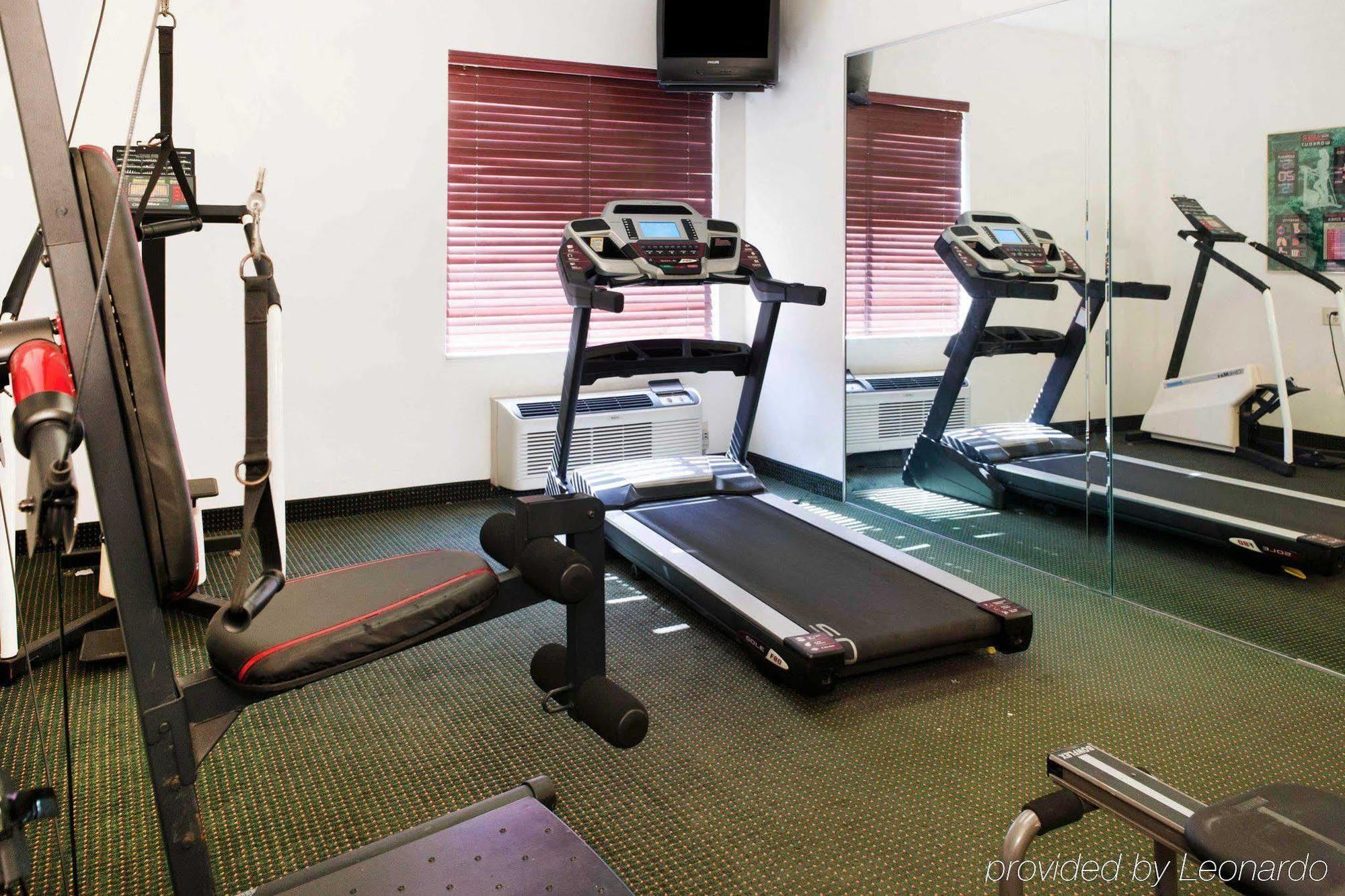 Red Roof Inn & Suites Indianapolis Airport Экстерьер фото